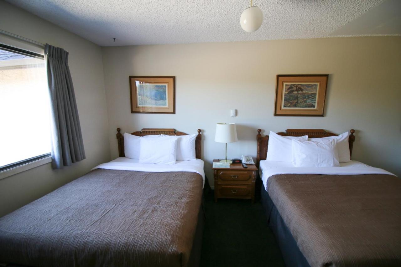 Bighorn Inn & Suites Canmore Exterior foto