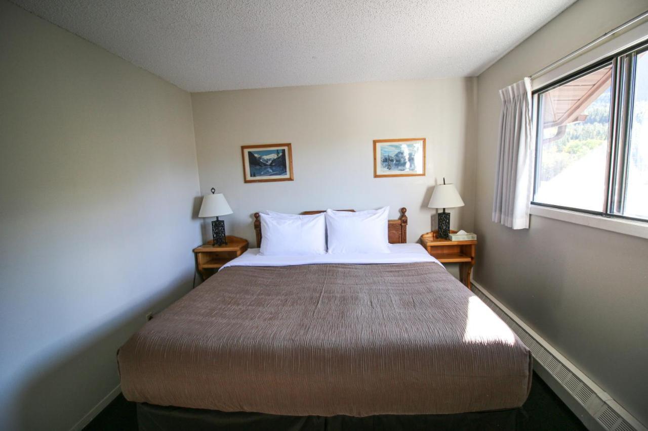 Bighorn Inn & Suites Canmore Exterior foto
